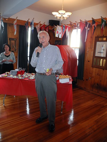 Santo speaking at his 90th birthday ©  SW